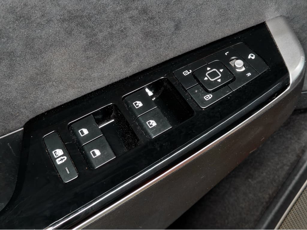 2023 Kia EV6 view 6