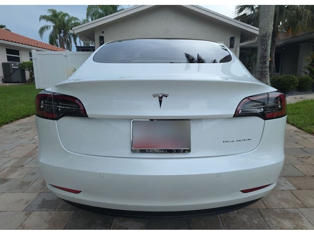 2022 Tesla Model 3 view 4