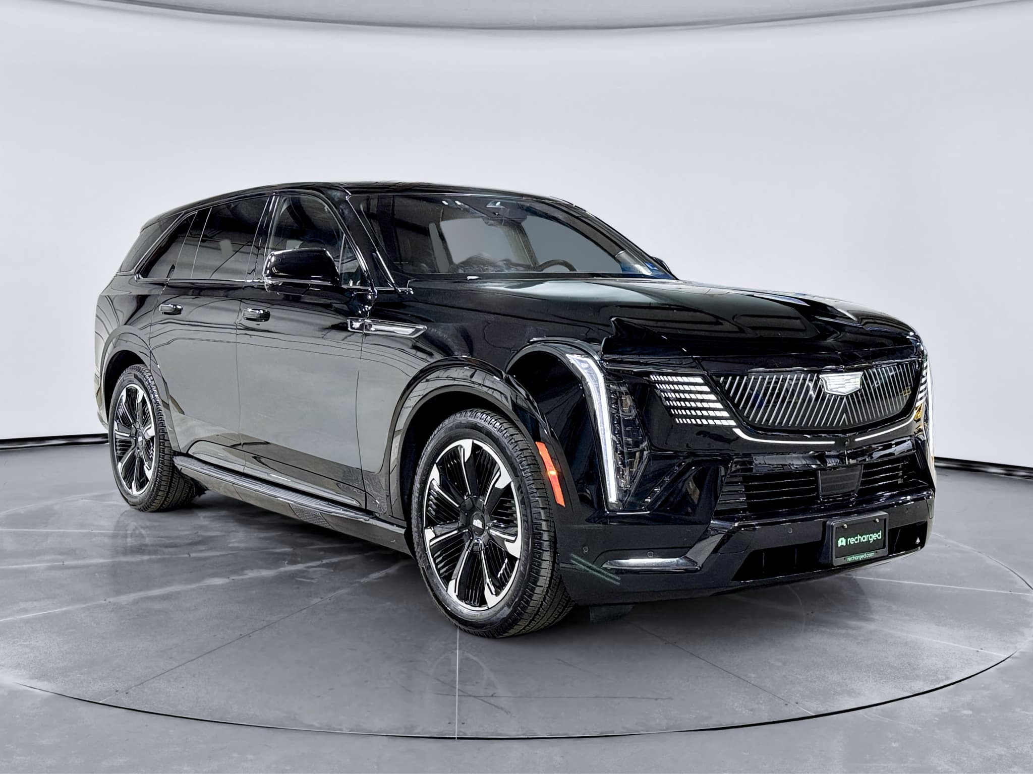 2025 Cadillac Escalade IQ view 4