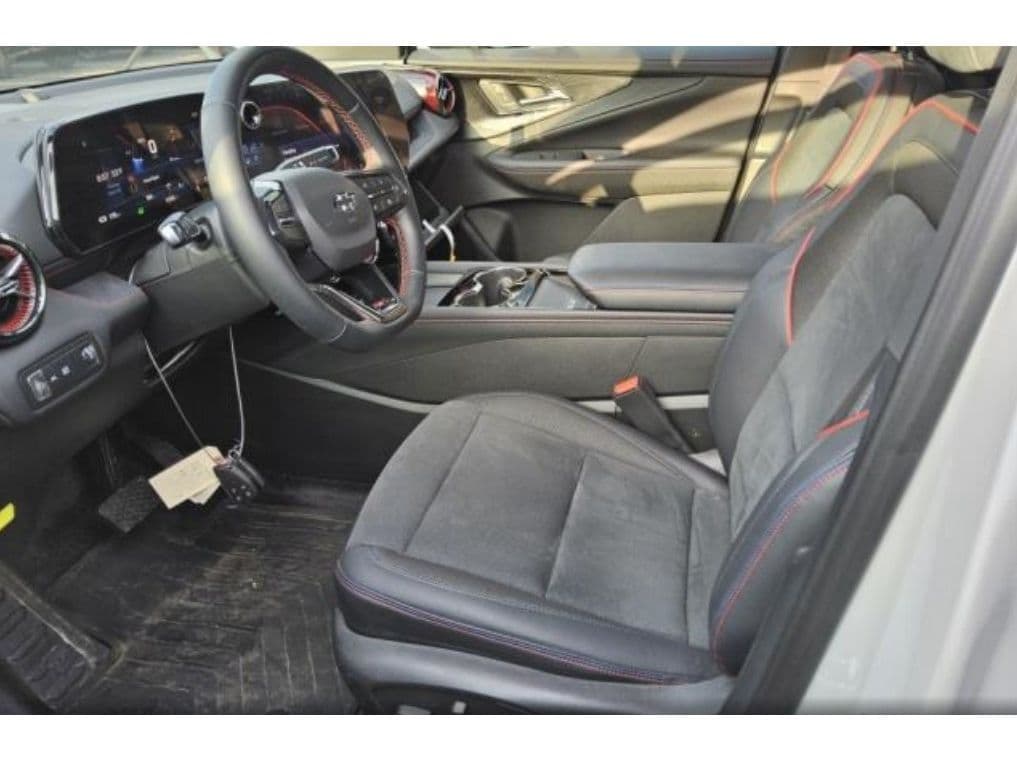 2025 Chevrolet Blazer EV view 5