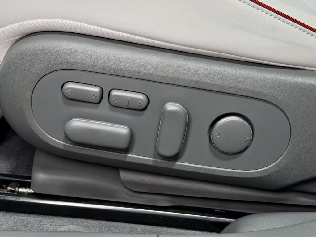 2022 Hyundai IONIQ 5 view 7