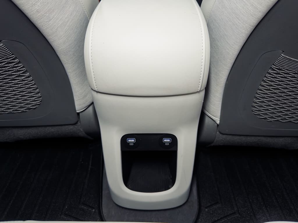 2022 Hyundai IONIQ 5 view 23