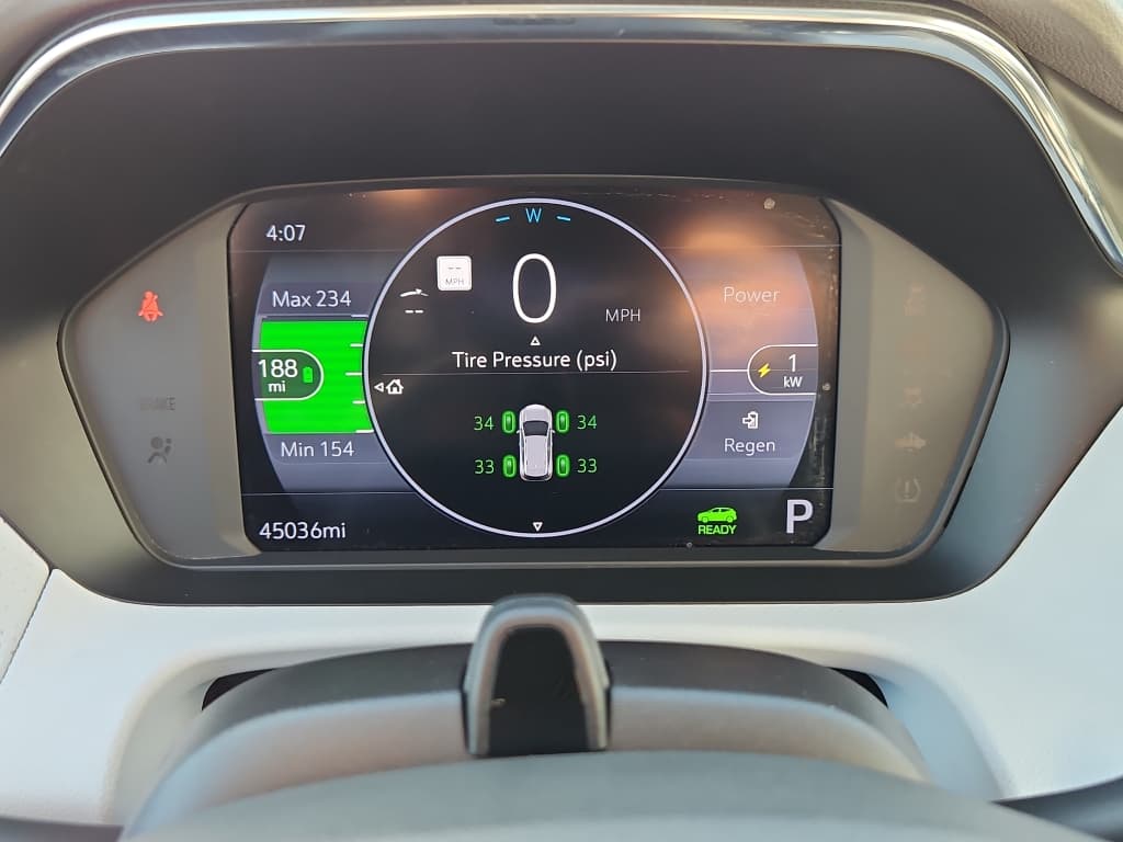 2023 Chevrolet Bolt EUV view 11