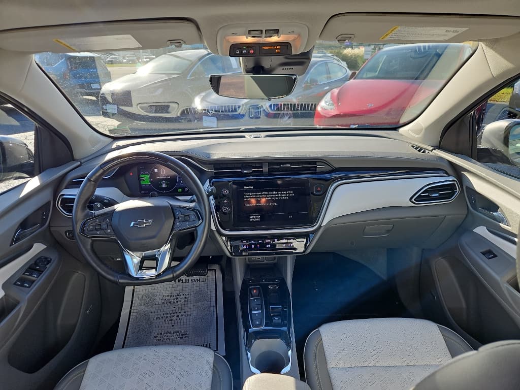 2023 Chevrolet Bolt EUV view 17