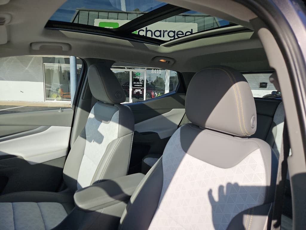 2023 Chevrolet Bolt EUV view 23