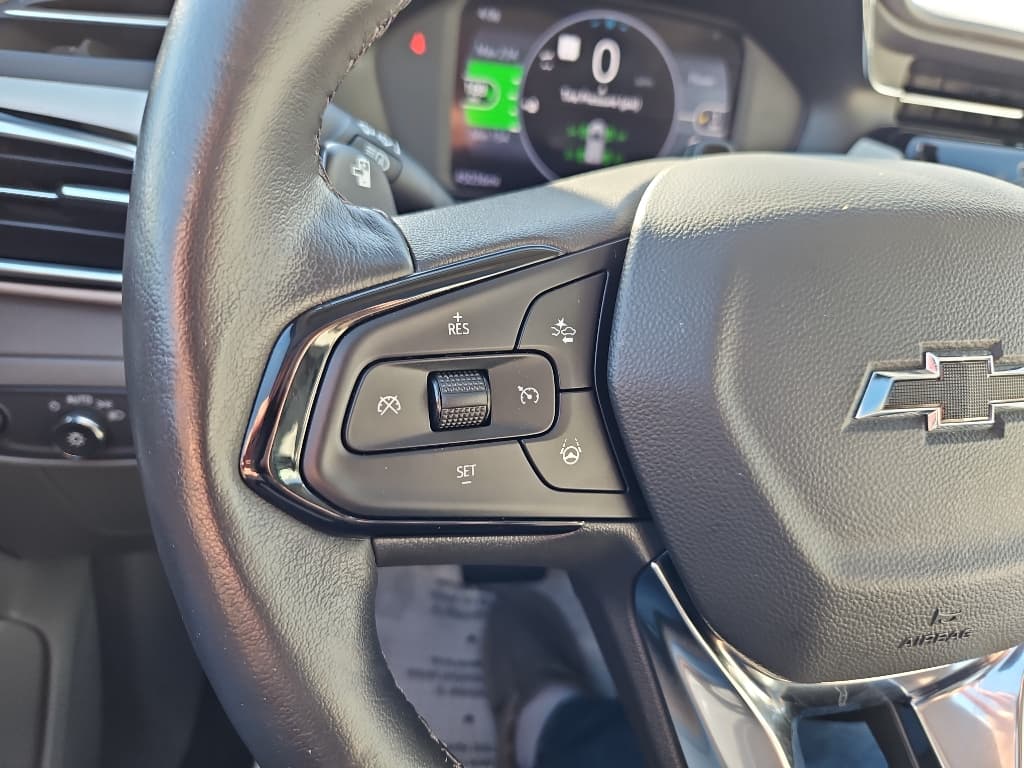 2023 Chevrolet Bolt EUV view 9