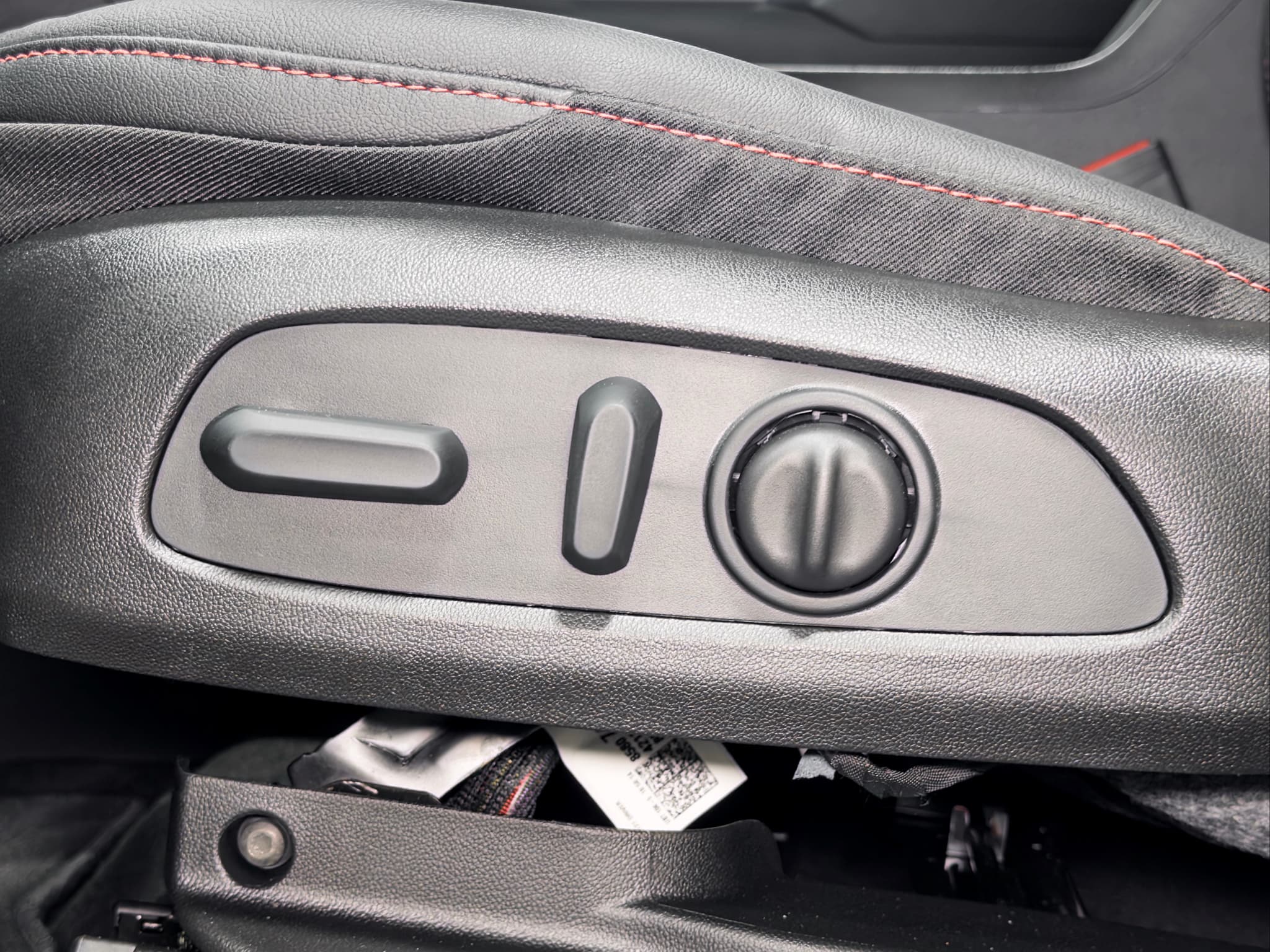2027 Chevrolet Bolt view 7