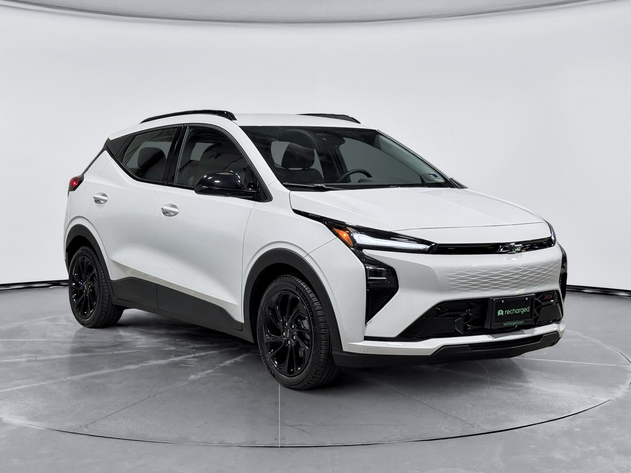 2027 Chevrolet Bolt view 4