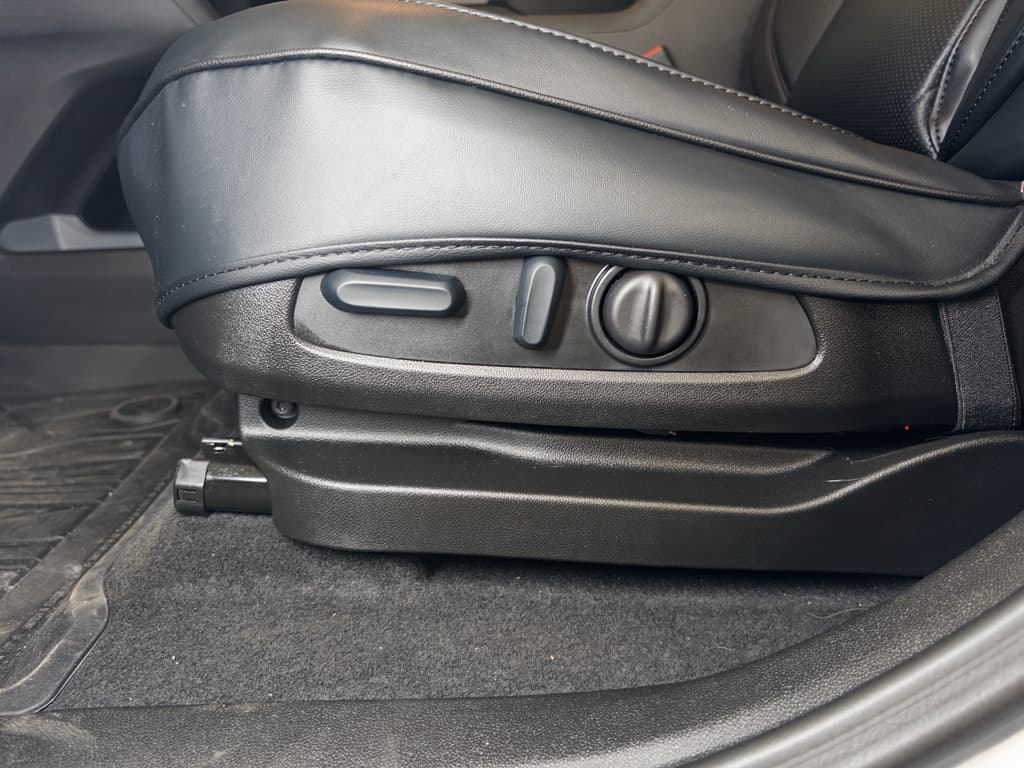 2027 Chevrolet Bolt view 7