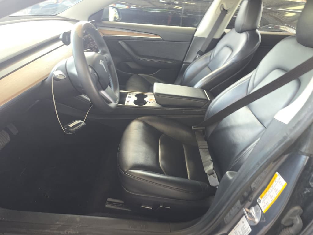 2022 Tesla Model 3 view 5