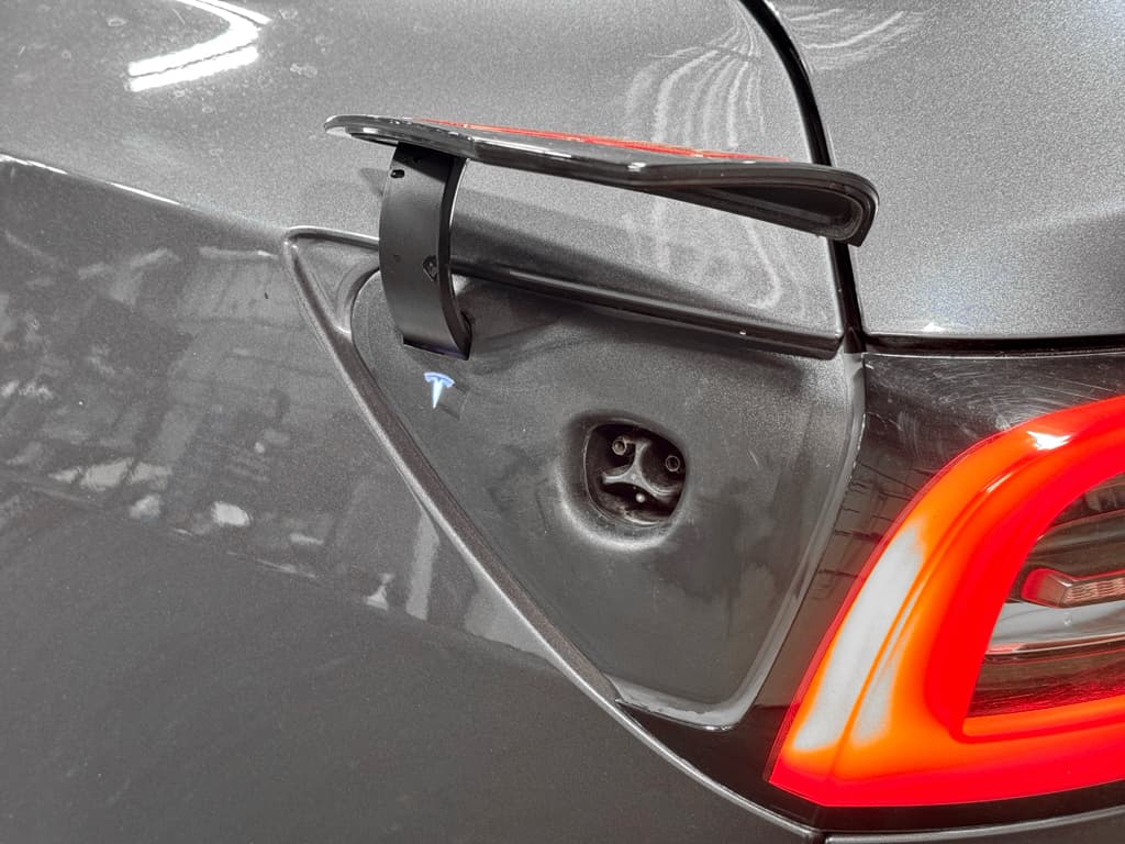 2022 Tesla Model 3 view 5