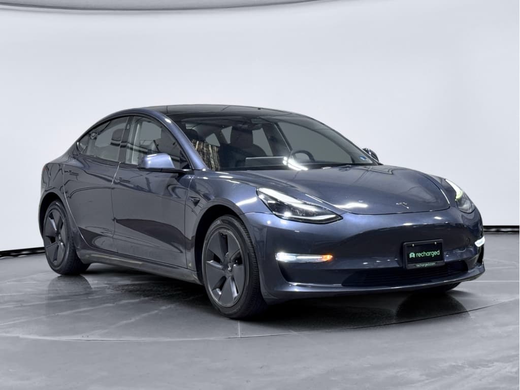 2022 Tesla Model 3 view 4