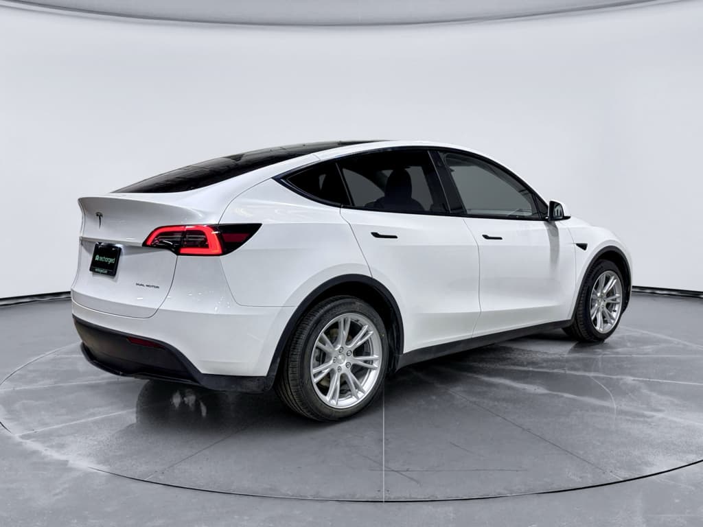 2023 Tesla Model Y view 3