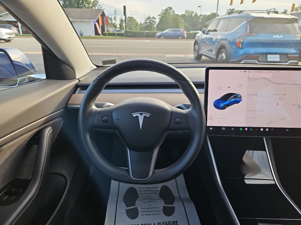 2018 Tesla Model 3 view 7