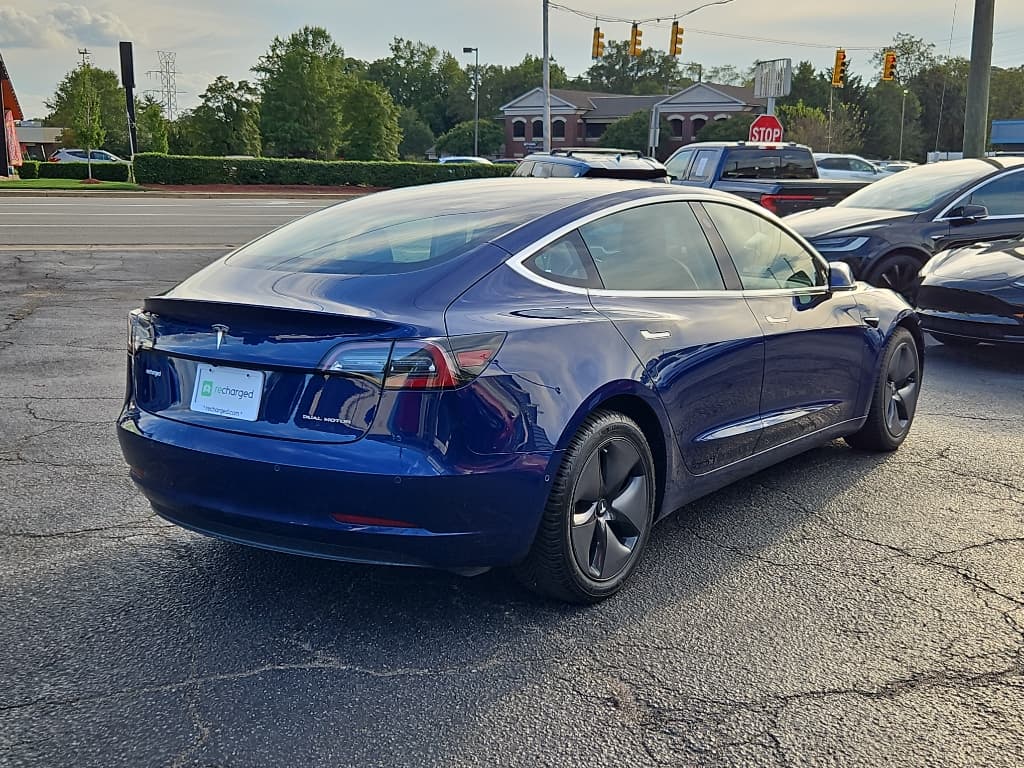 2018 Tesla Model 3 view 3