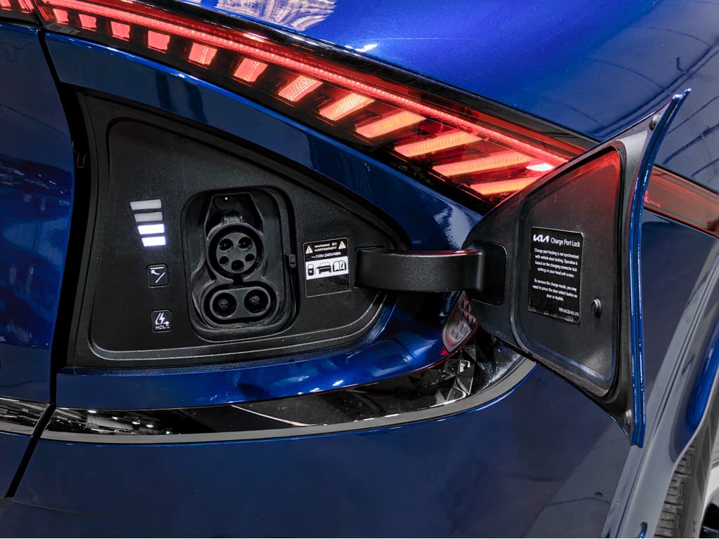 2023 Kia EV6 view 5