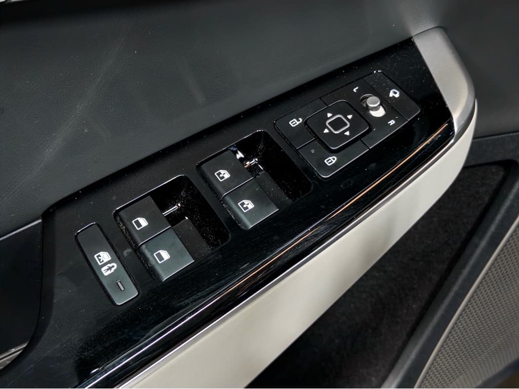 2023 Kia EV6 view 7