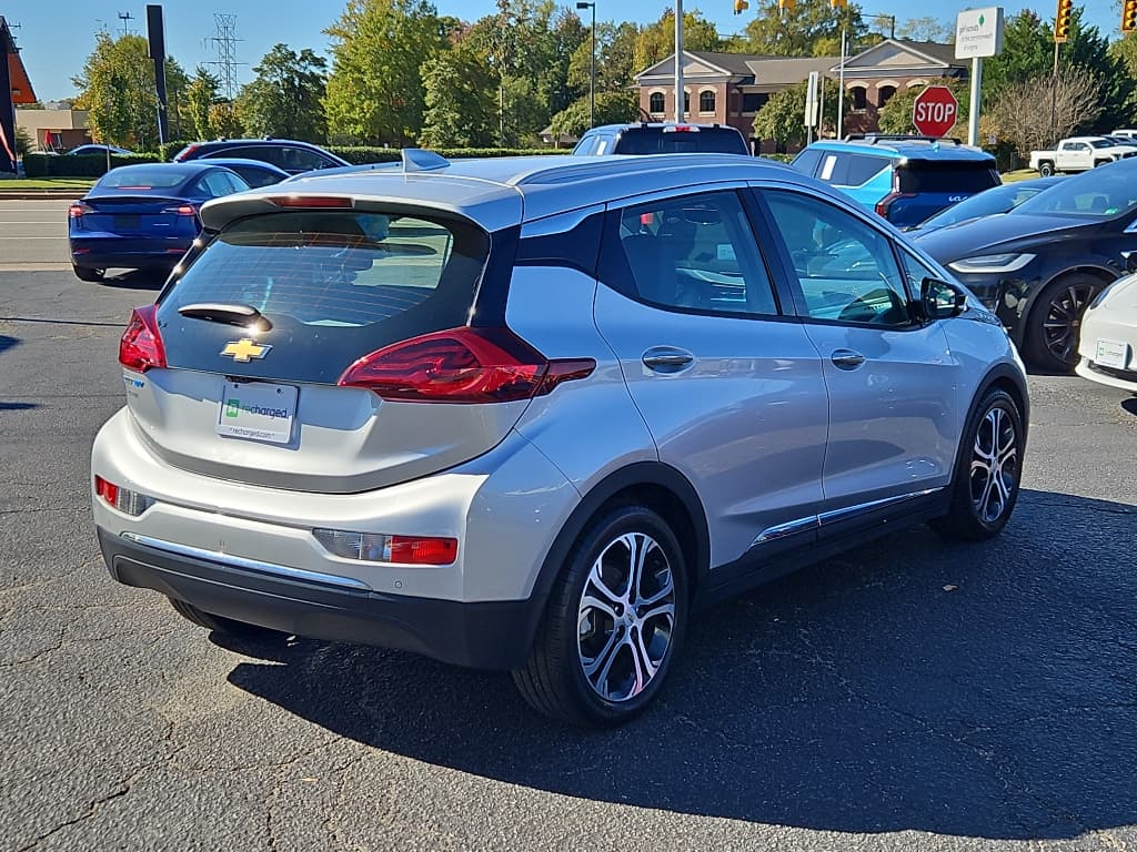 2021 Chevrolet Bolt EV view 3