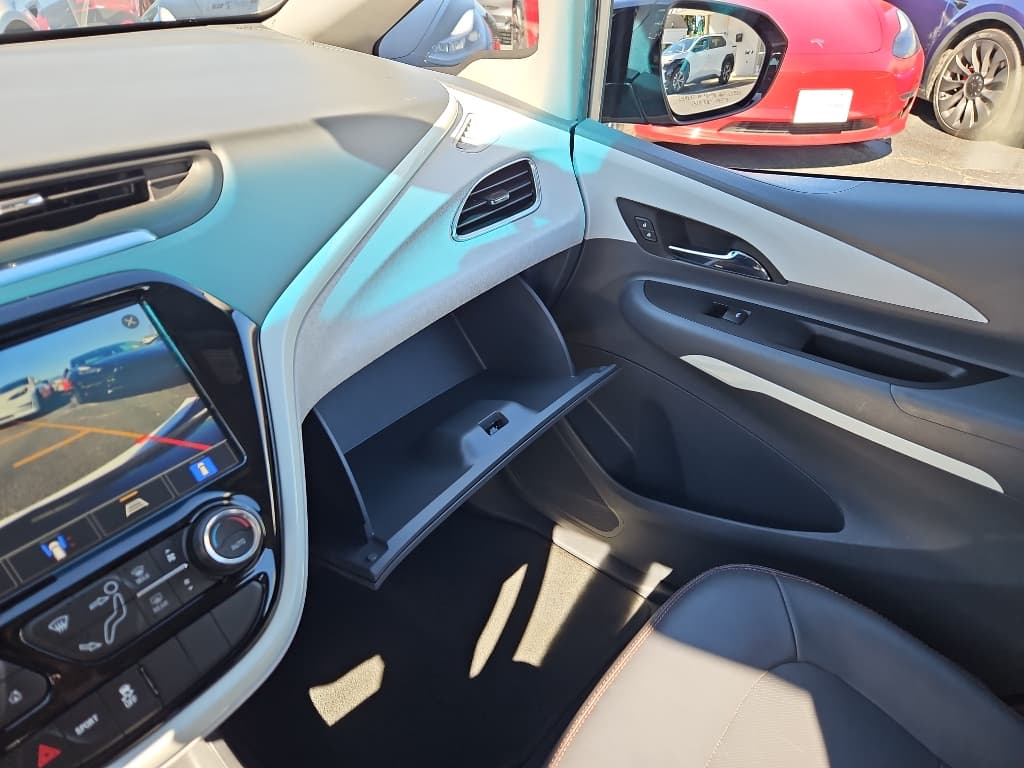 2021 Chevrolet Bolt EV view 19