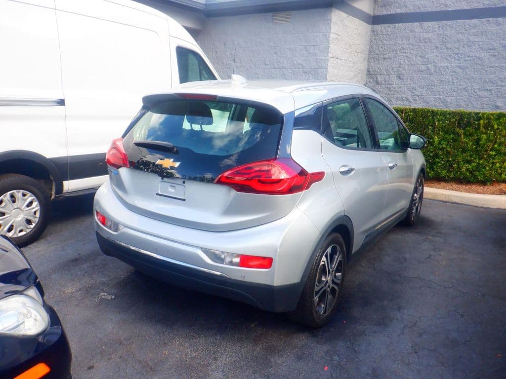 2021 Chevrolet Bolt EV view 3