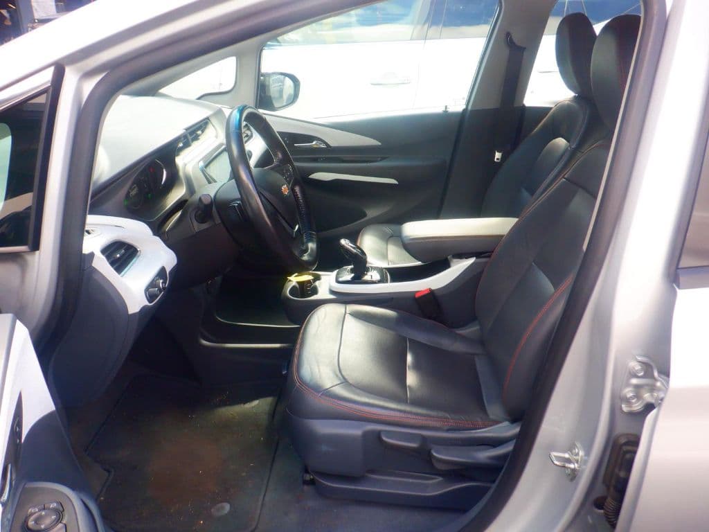 2021 Chevrolet Bolt EV view 5
