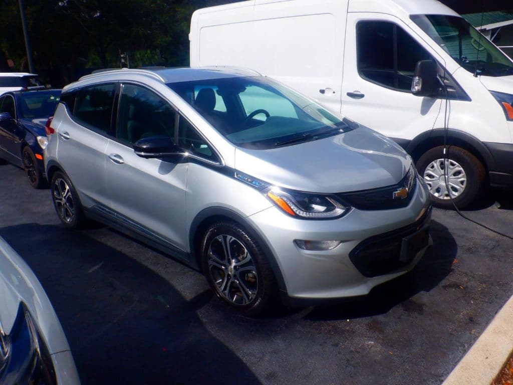 2021 Chevrolet Bolt EV view 4