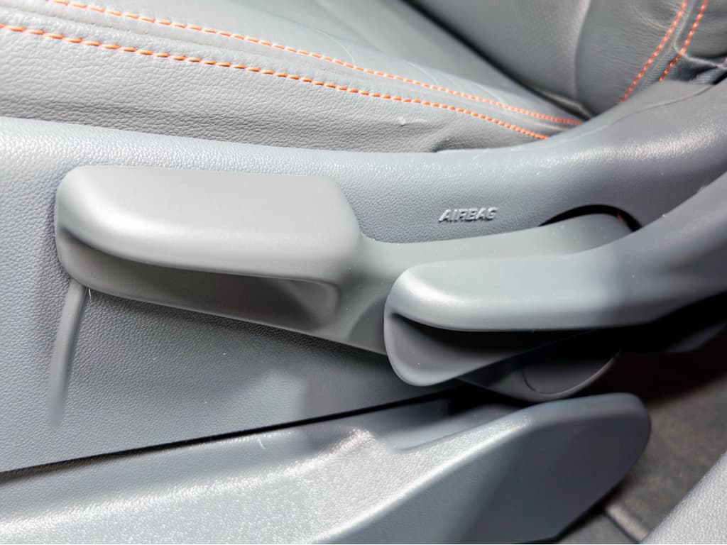 2021 Chevrolet Bolt EV view 6