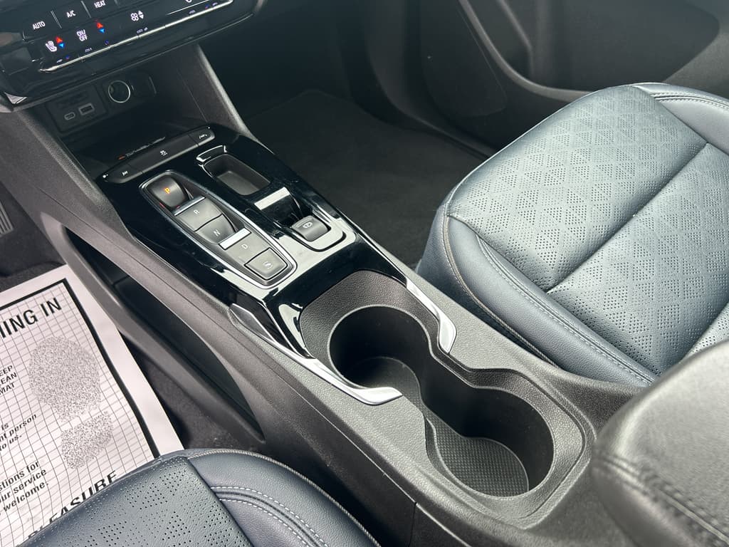 2022 Chevrolet Bolt EUV view 14