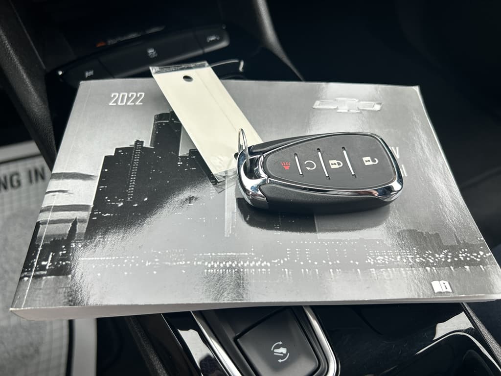 2022 Chevrolet Bolt EUV view 16