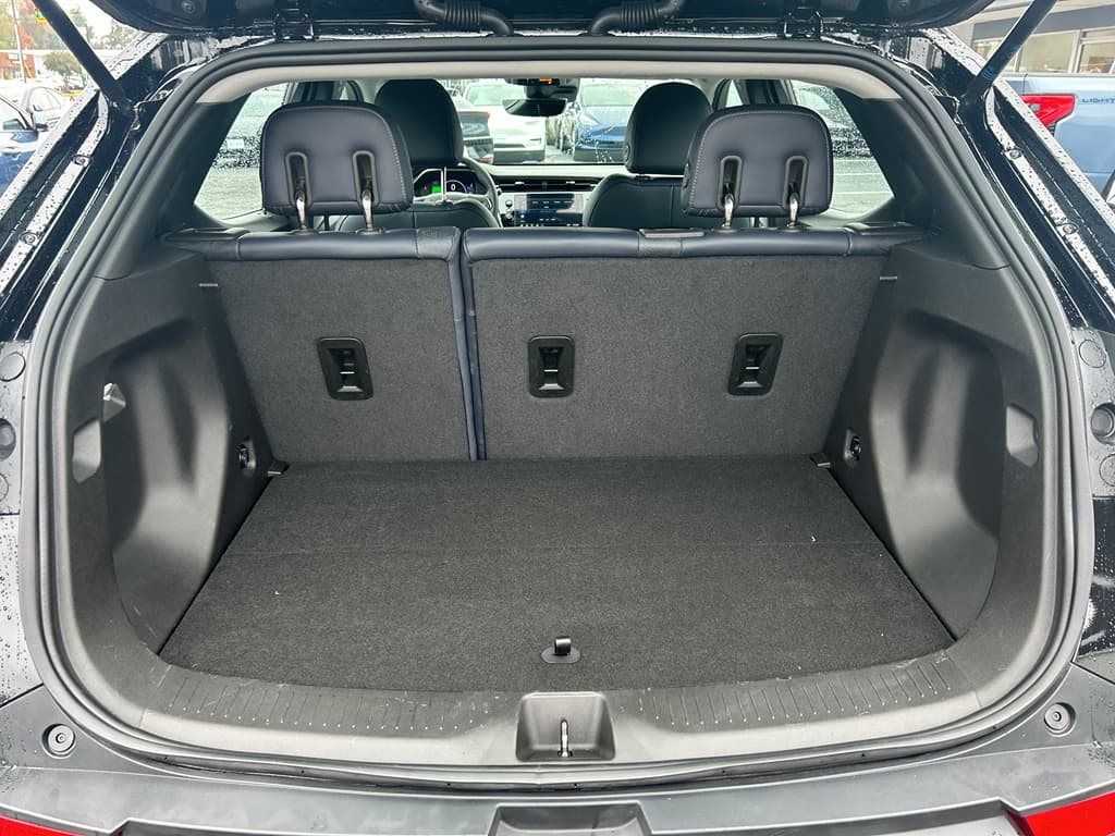 2022 Chevrolet Bolt EUV view 18