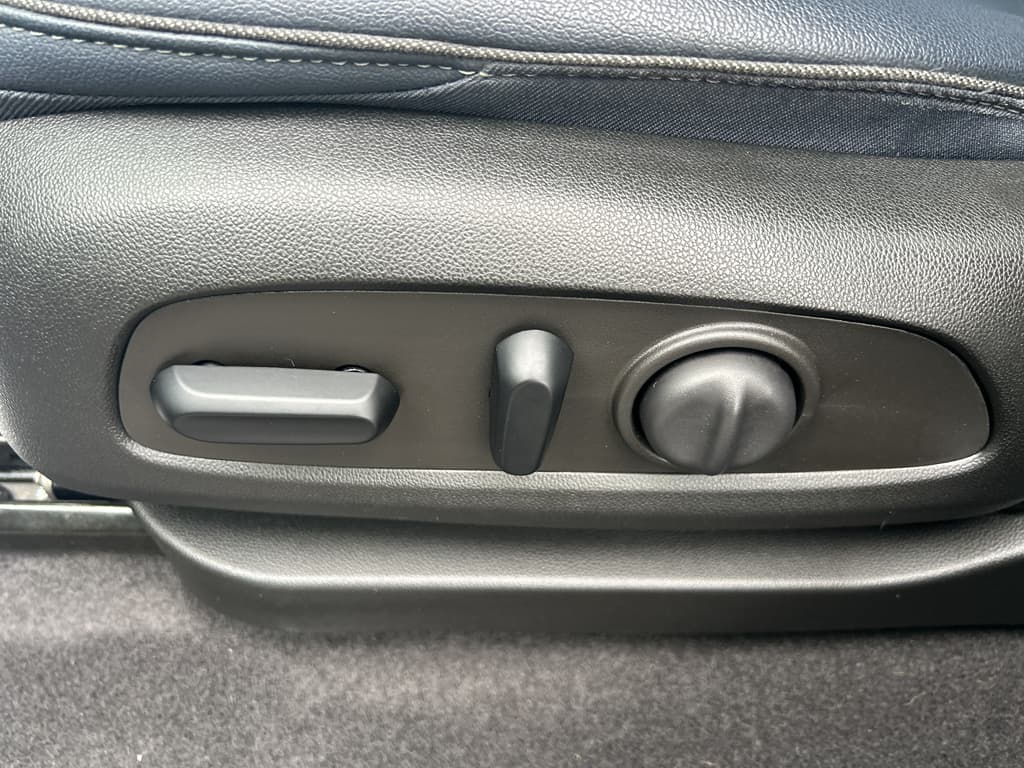 2022 Chevrolet Bolt EUV view 7