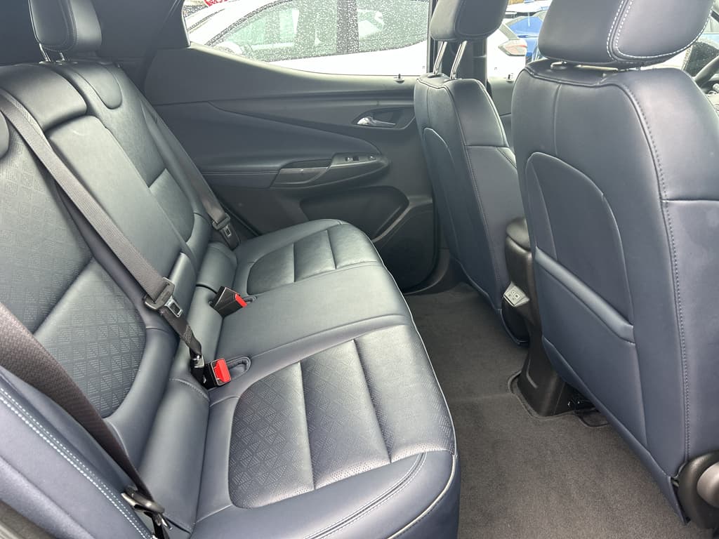 2022 Chevrolet Bolt EUV view 17