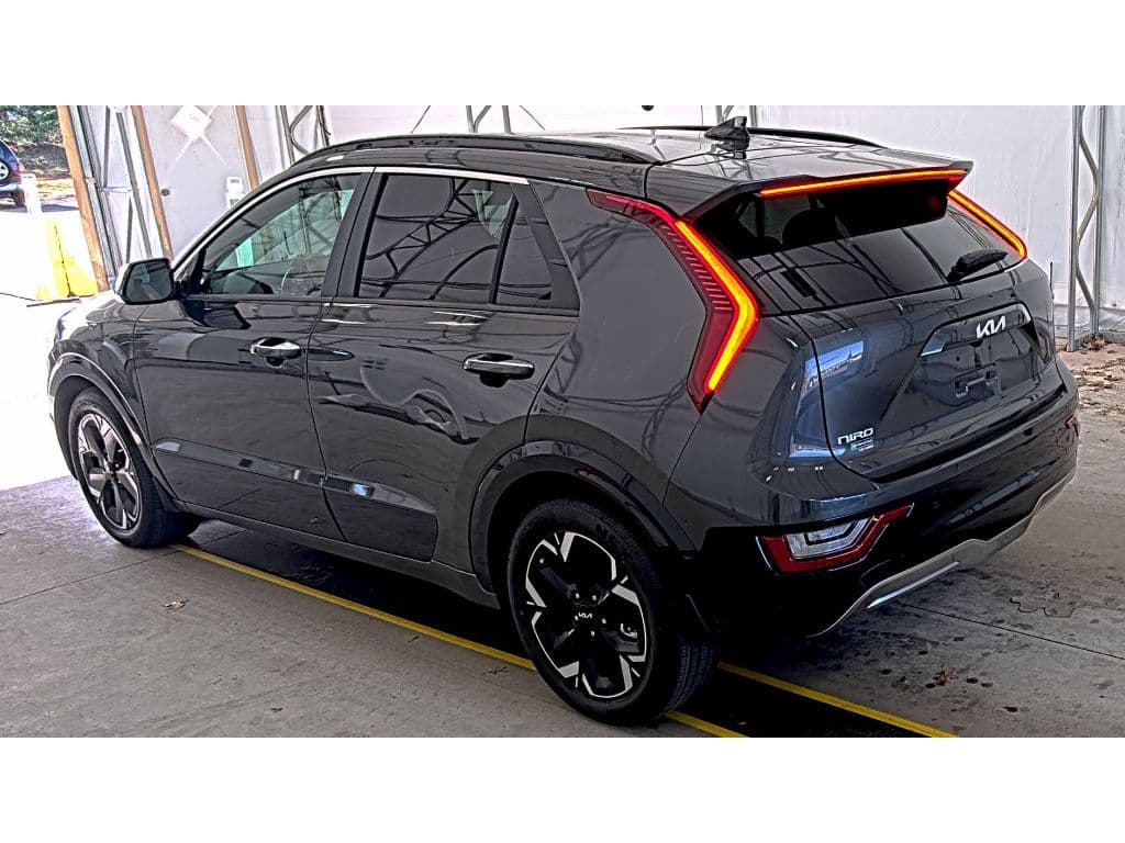 2024 Kia Niro EV view 4