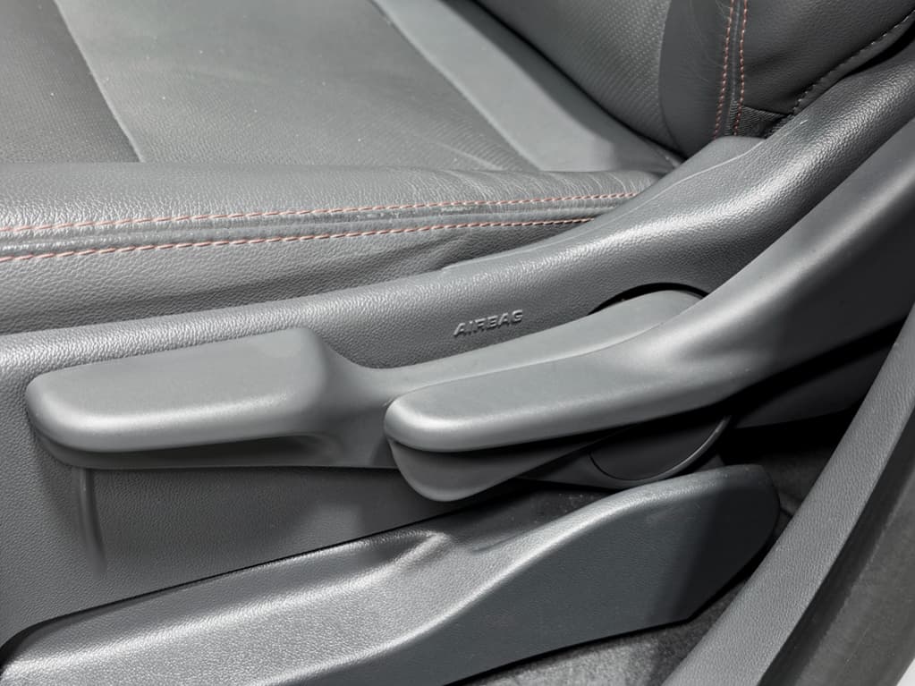 2019 Chevrolet Bolt EV view 7