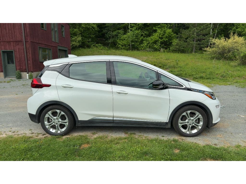 2020 Chevrolet Bolt EV view 3