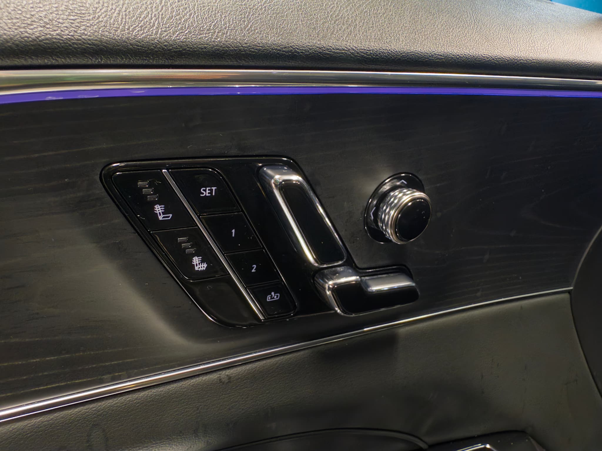 2024 Cadillac Lyriq view 7