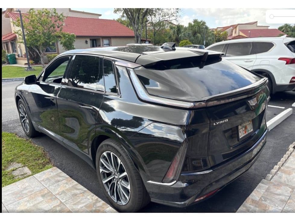 2024 Cadillac Lyriq view 2