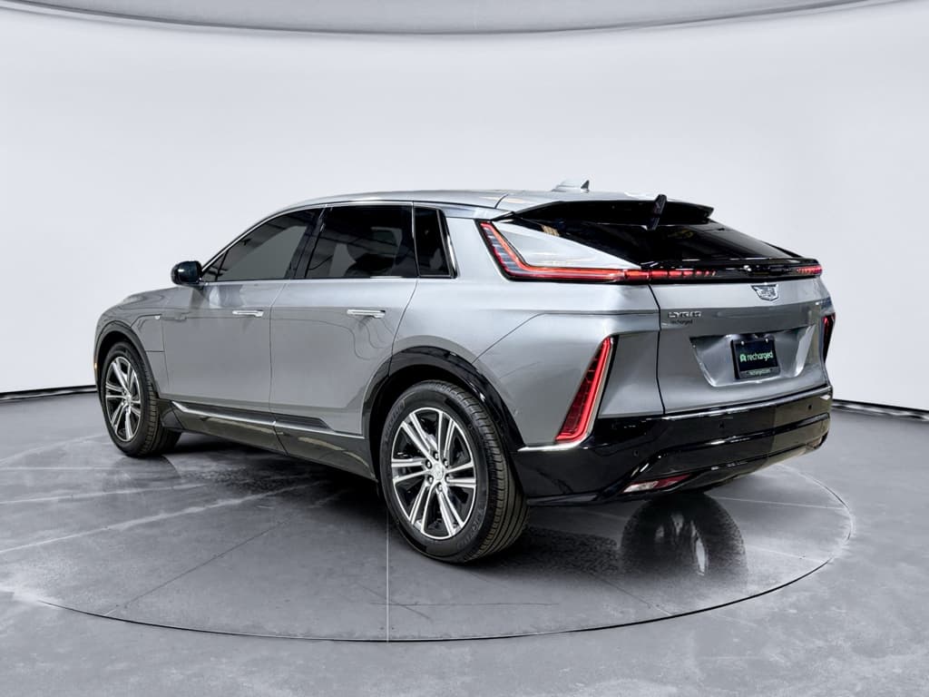 2024 Cadillac Lyriq view 2