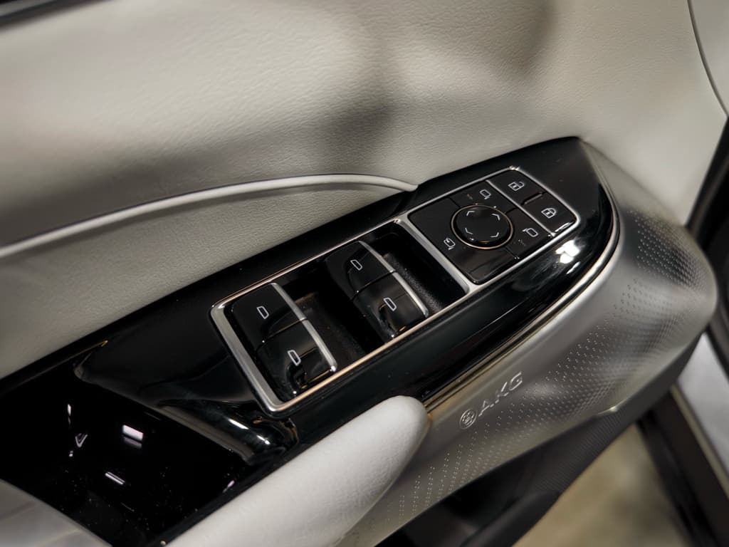2024 Cadillac Lyriq view 7