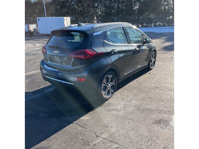 2021 Chevrolet Bolt EV view 3