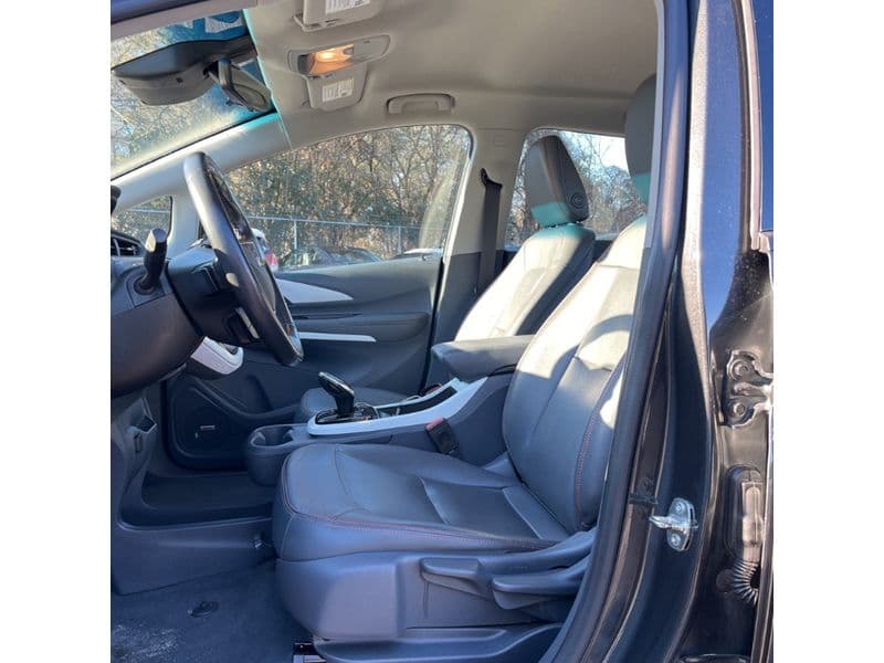 2021 Chevrolet Bolt EV view 5