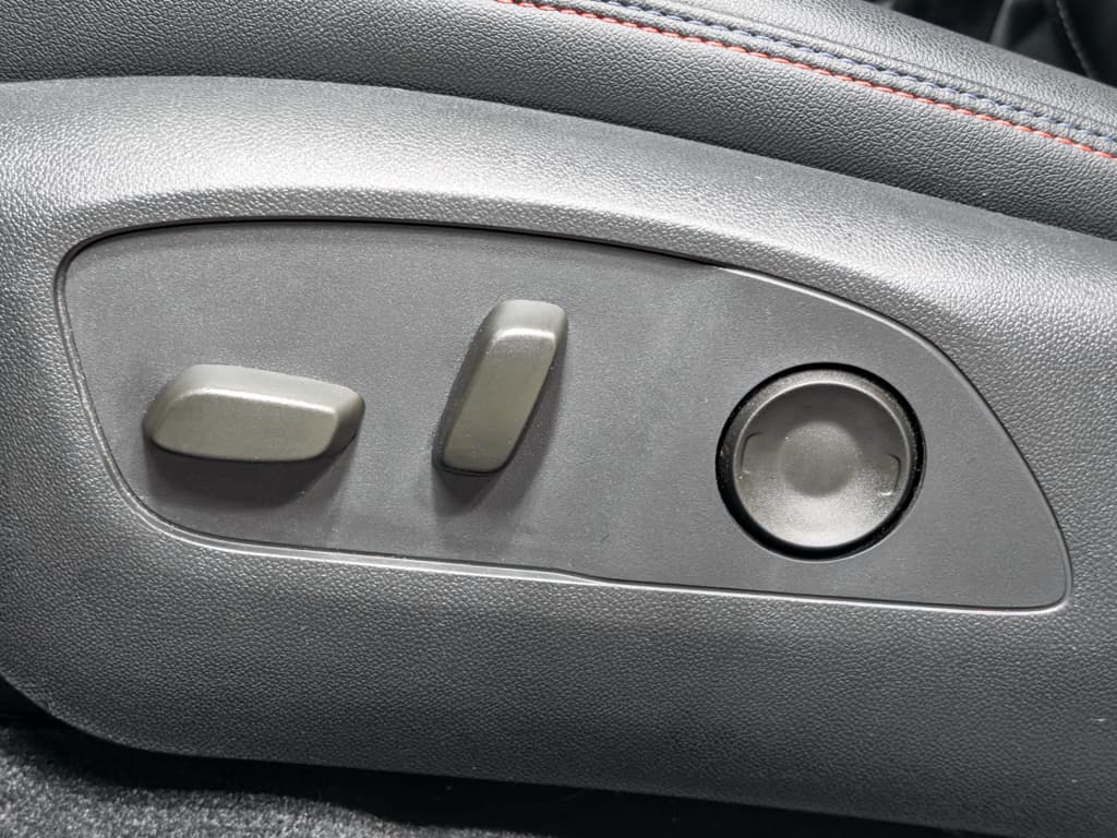 2025 Chevrolet Equinox EV view 7