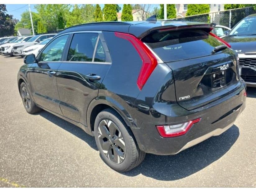 2024 Kia Niro EV view 4
