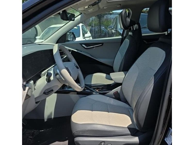 2024 Kia Niro EV view 5