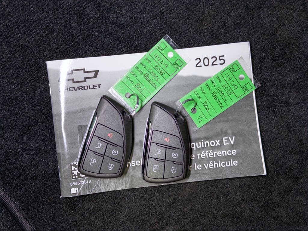 2025 Chevrolet Equinox EV view 23