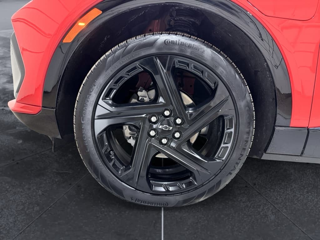 2025 Chevrolet Equinox EV view 29