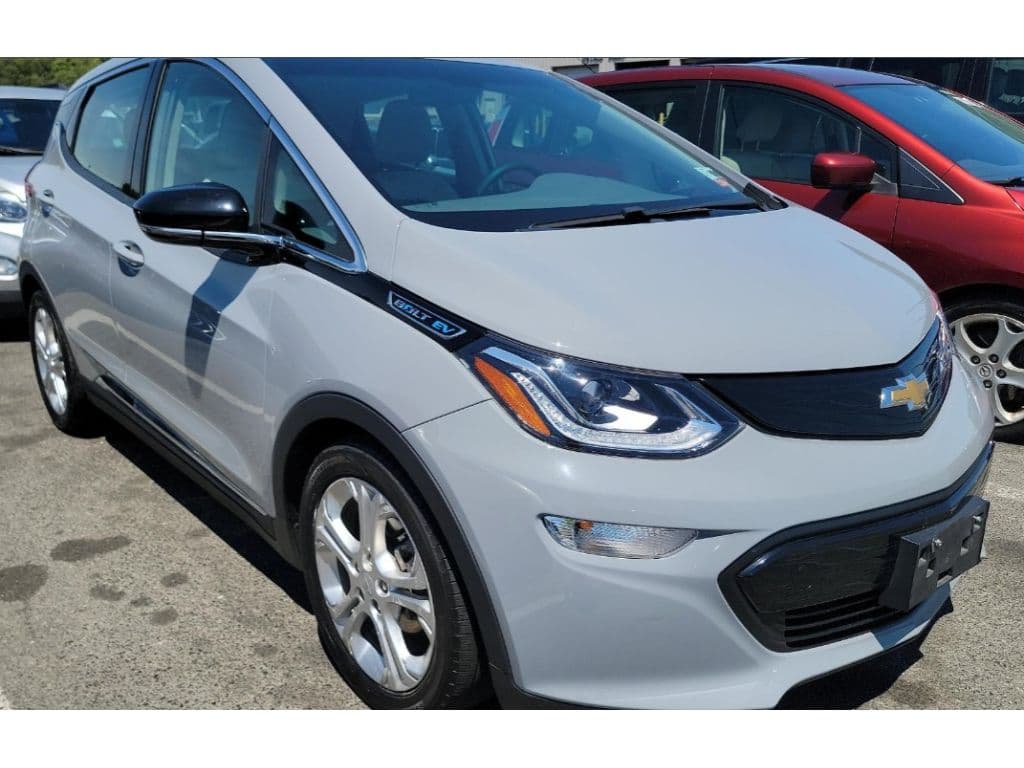 2021 Chevrolet Bolt EV view 2