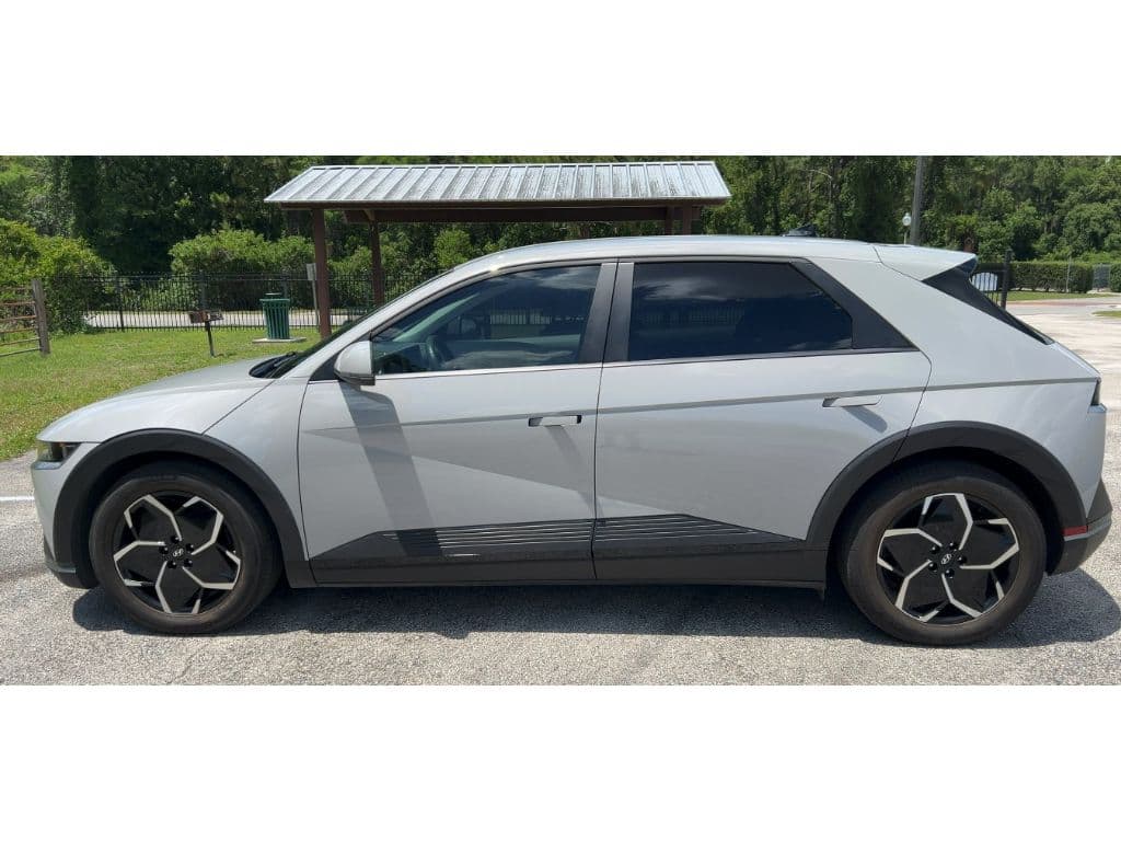 2022 Hyundai IONIQ 5 view 2