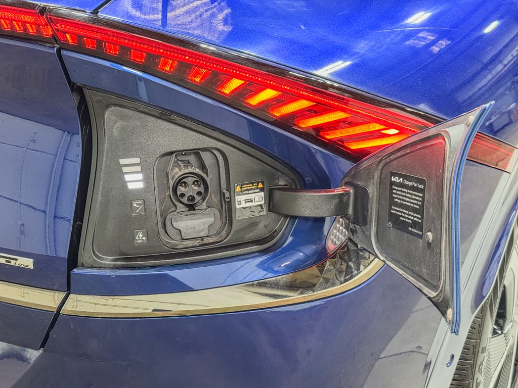 2023 Kia EV6 view 5