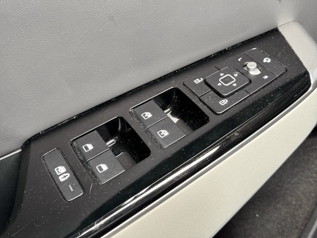 2023 Kia EV6 view 7